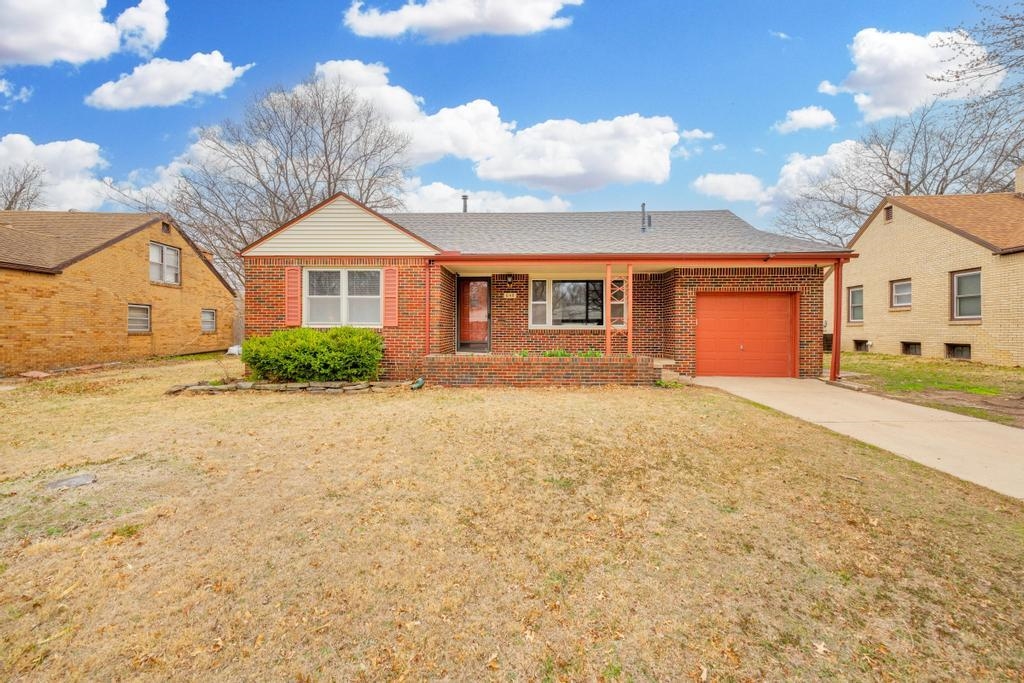 Photo of 649 Lexington Rd in Wichita, KS