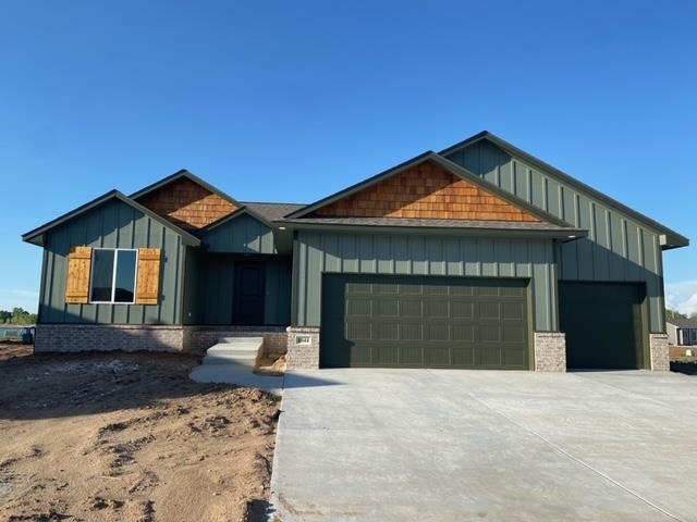 1044 N Casado Ct