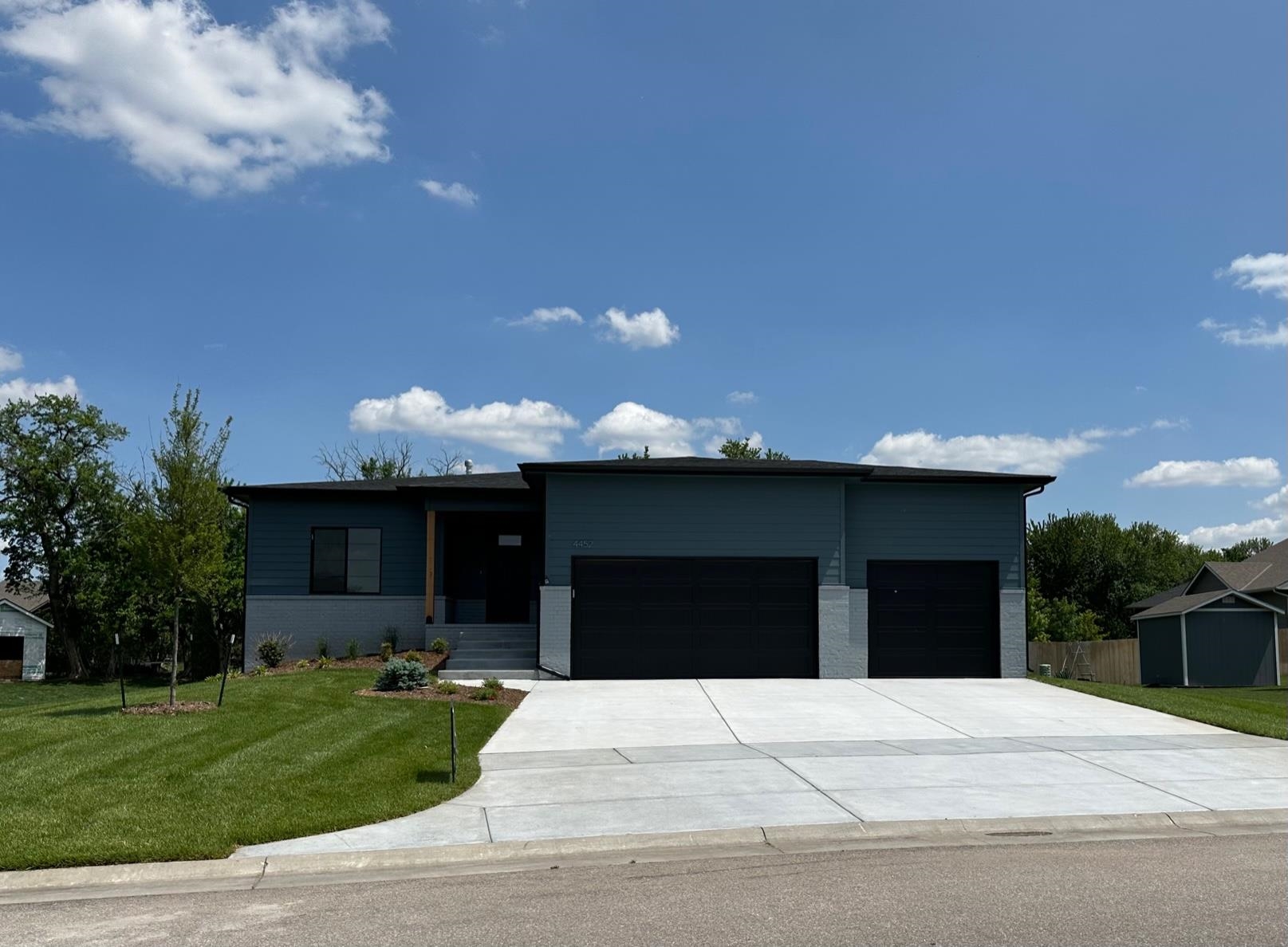 Photo of 4452 N Ridge Port St in Wichita, KS