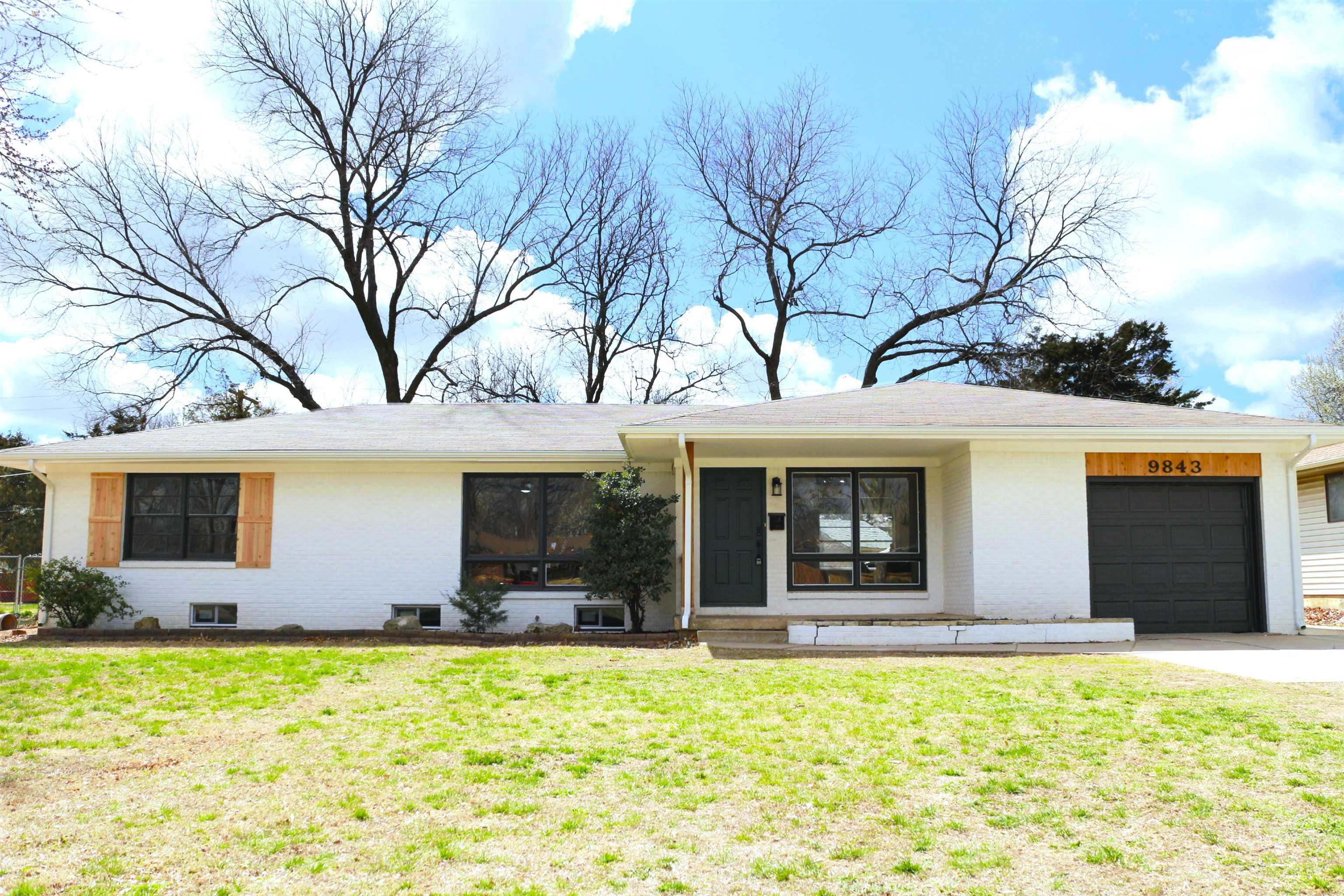 Photo of 9843 W Tee Ln in Wichita, KS
