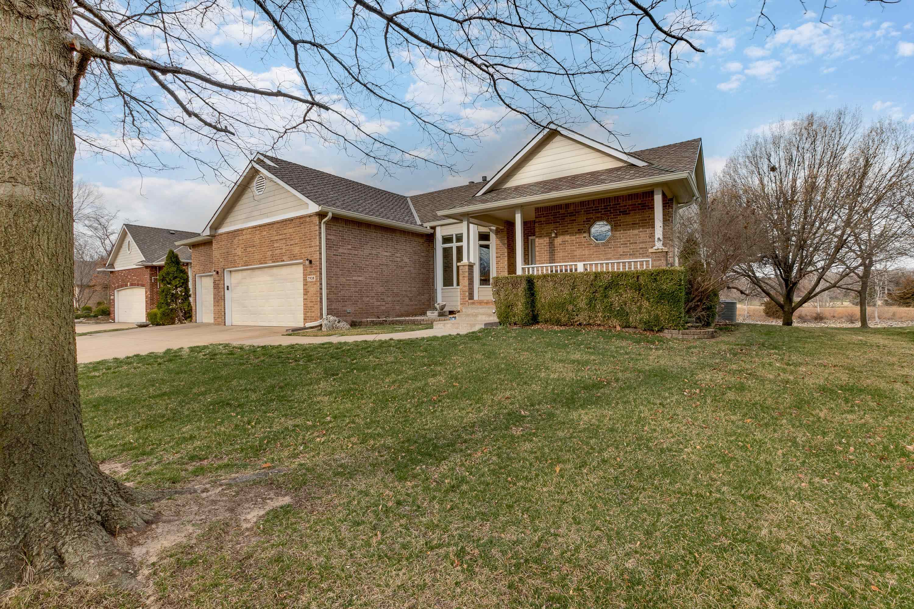 Photo of 7938 W Meadow Park Cir in Wichita, KS