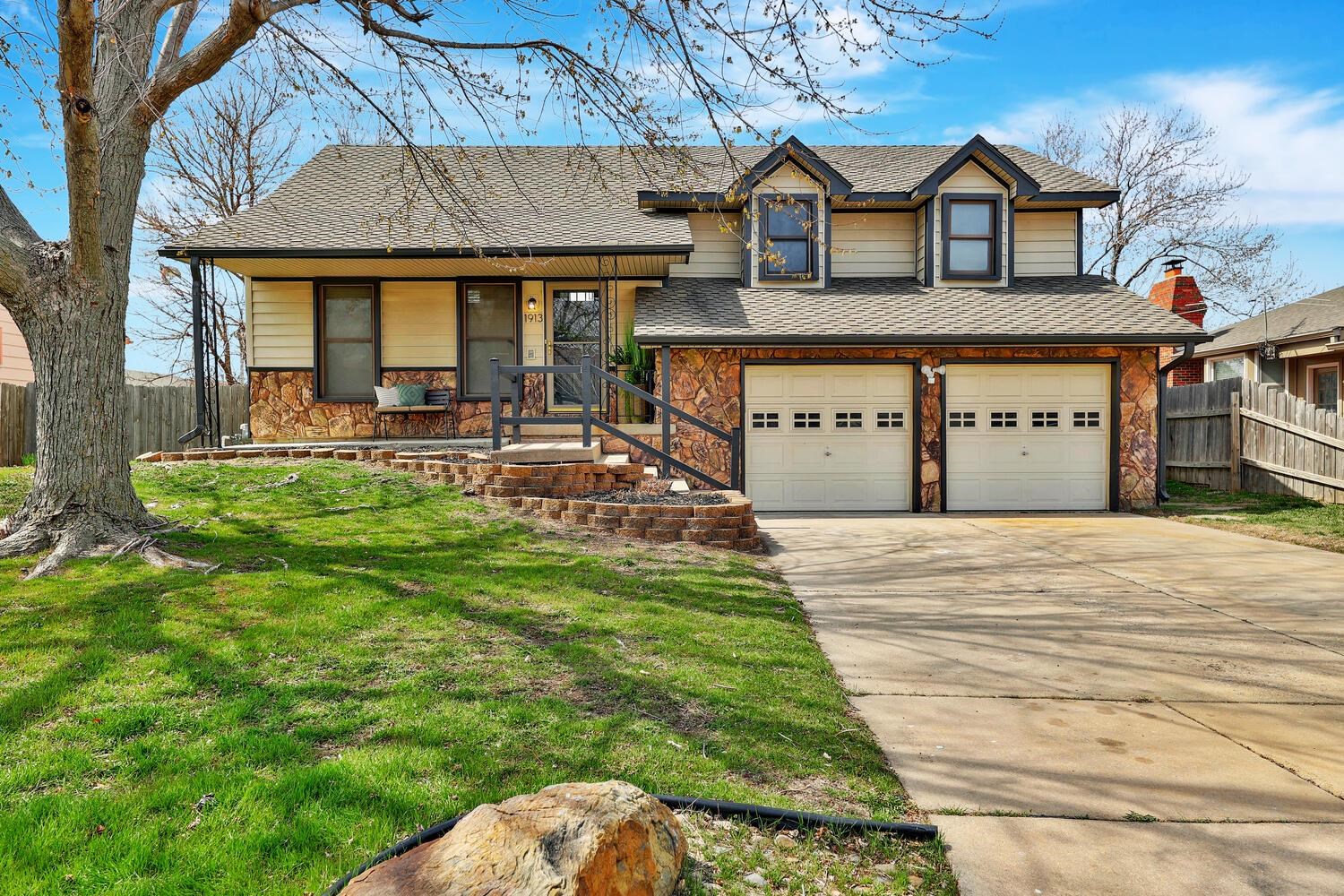 Photo of 1913 S White Oak in Wichita, KS