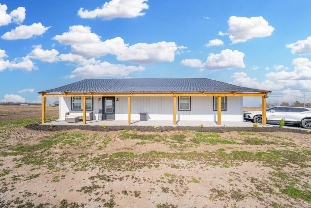 Photo of 1383 N Morningview in Peck, KS