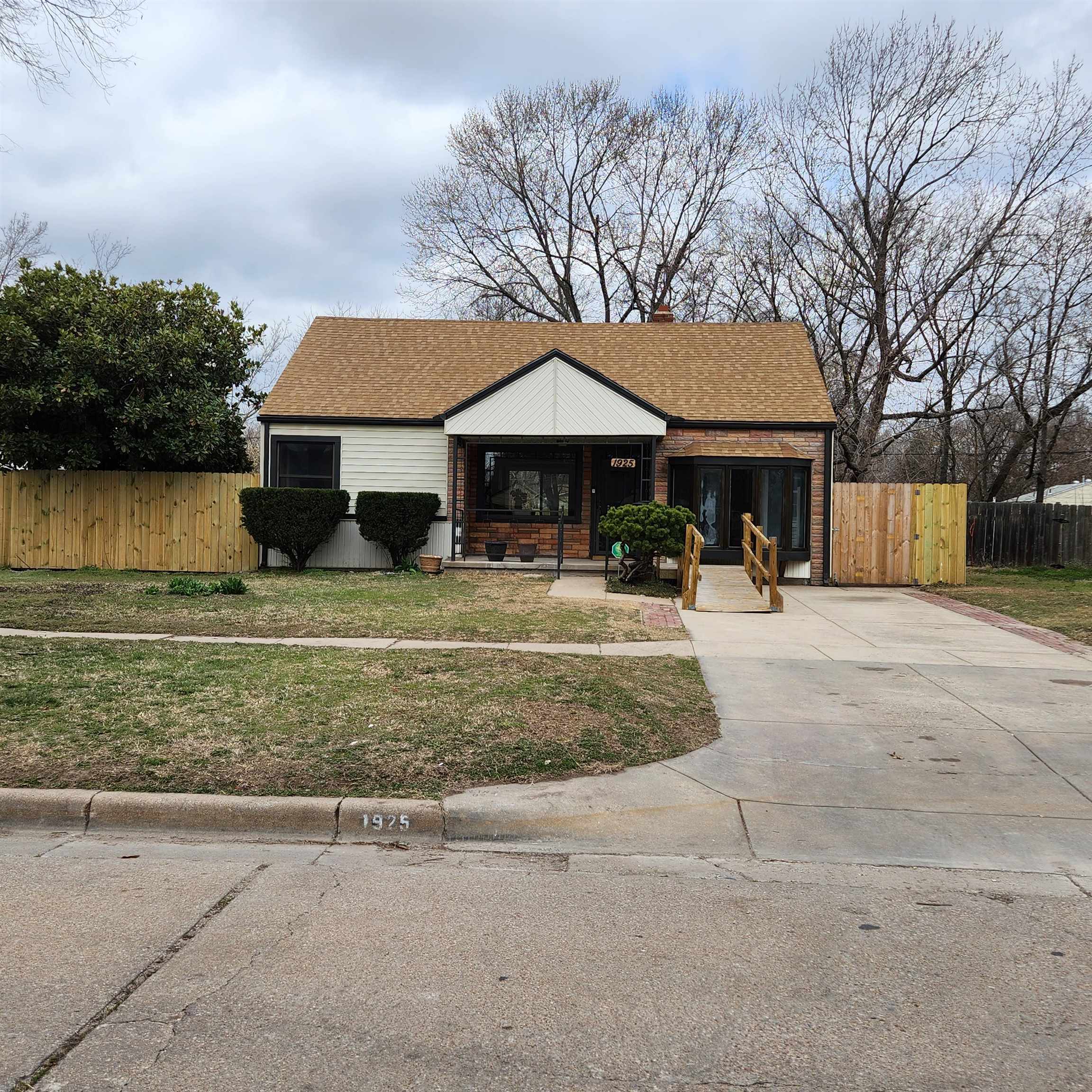 Photo of 1925 S Vine St in Wichita, KS