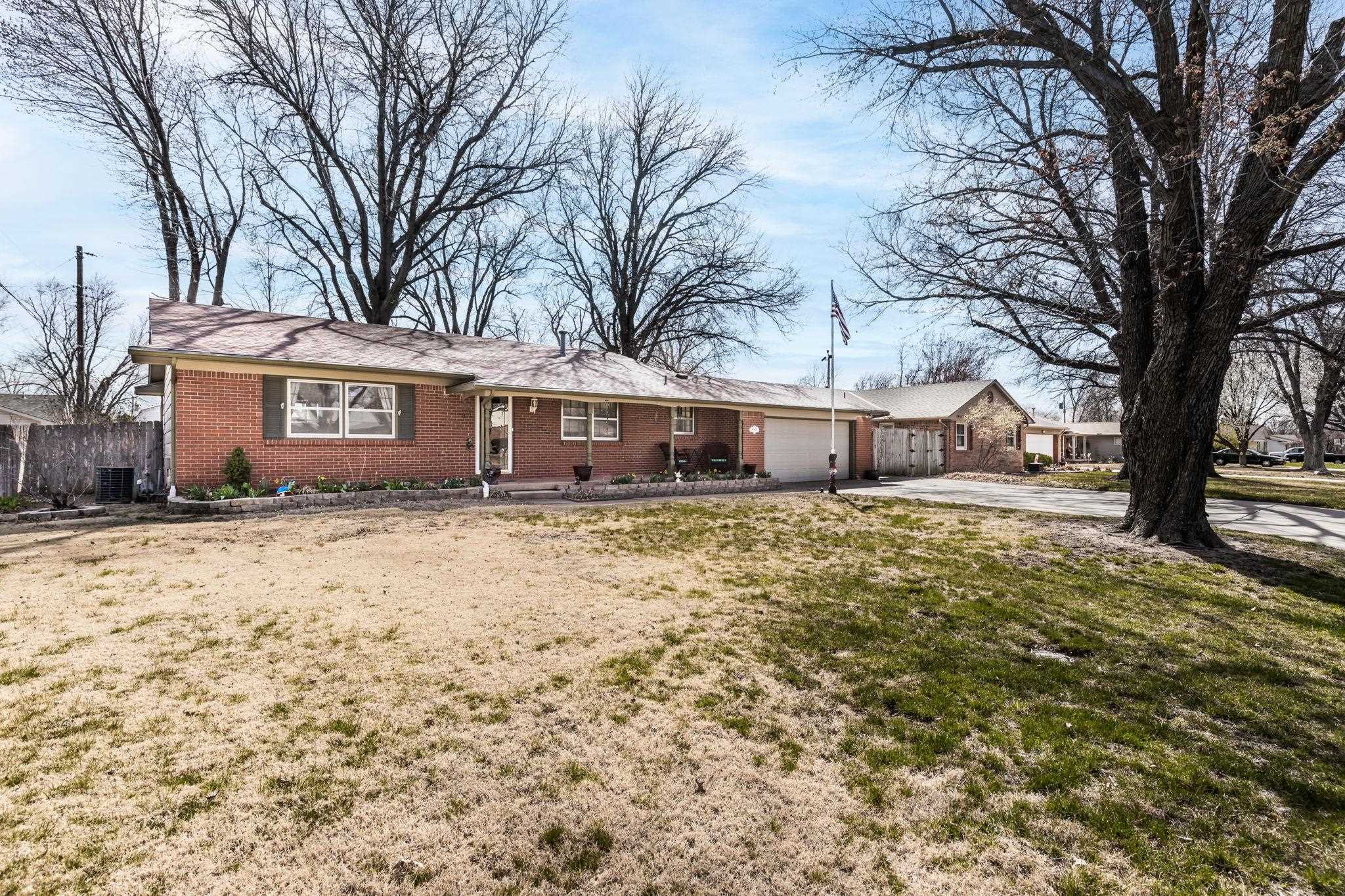 Photo of 8915 W 11th St N in Wichita, KS