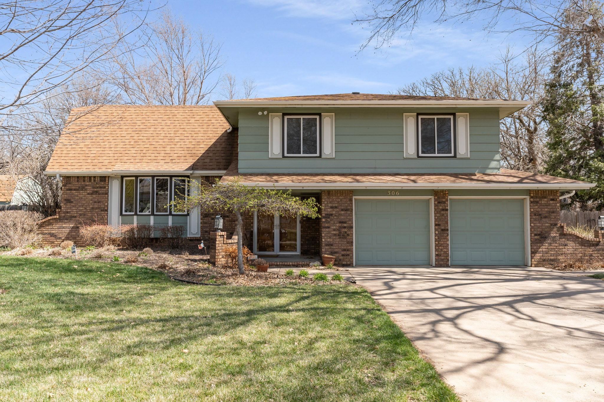 Photo of 306 N Brookwood Dr in Derby, KS