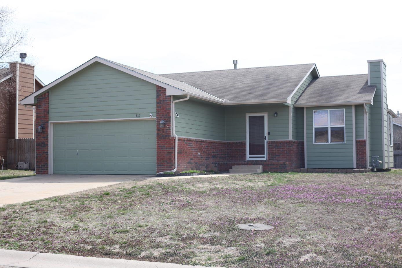 Photo of 415 E Myers Ct in Mulvane, KS