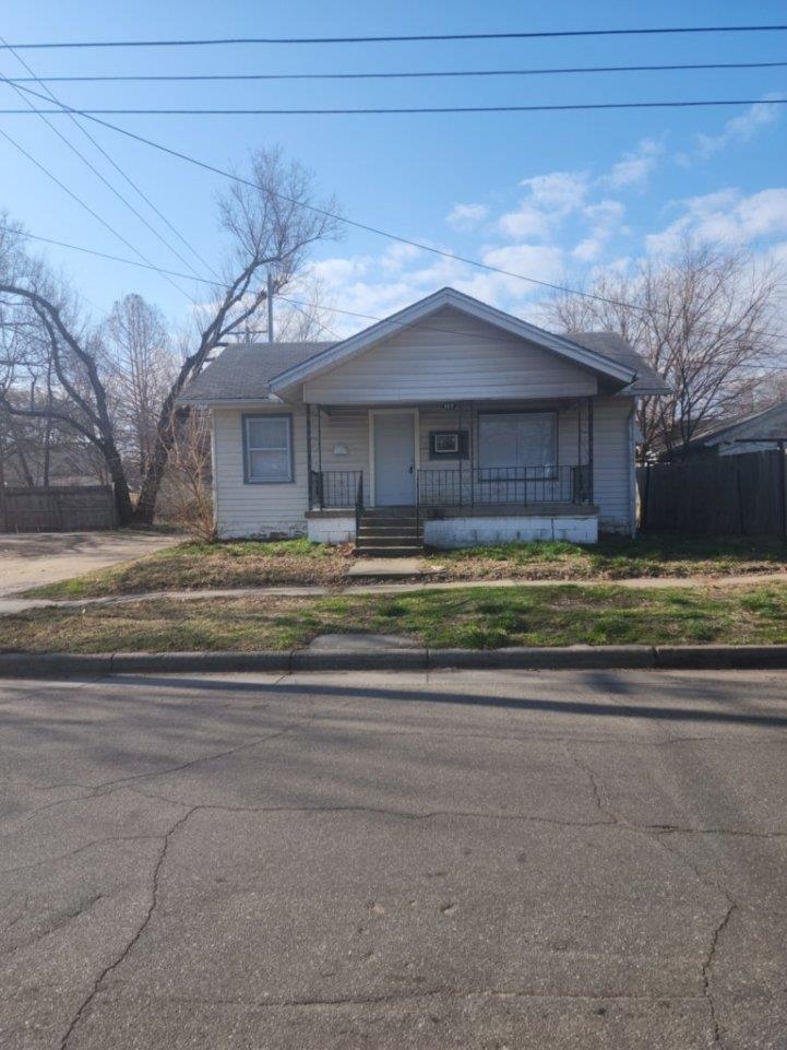 Photo of 117 W Zimmerly St in Wichita, KS