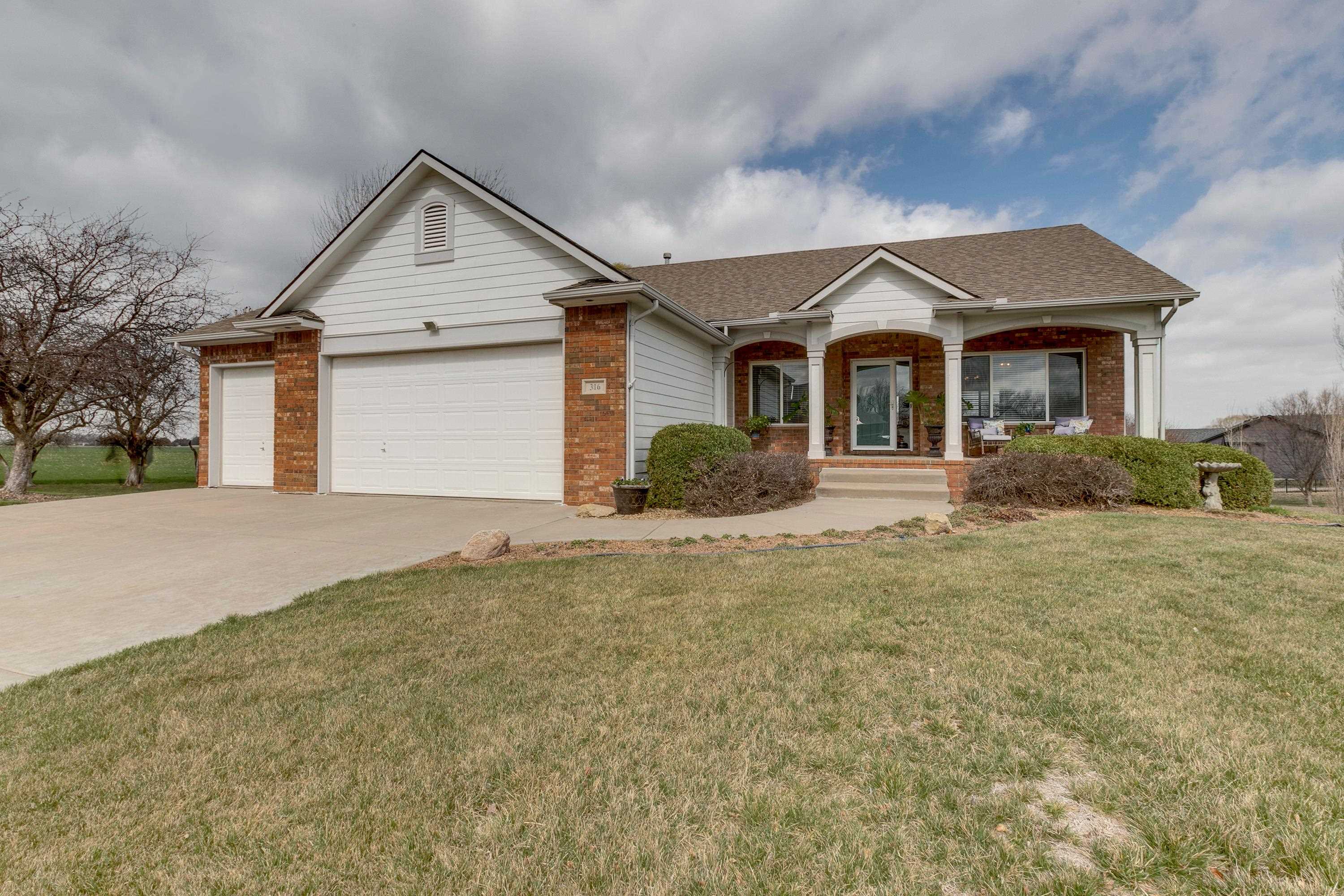 Photo of 316 W Autumn Blaze Cir in Goddard, KS