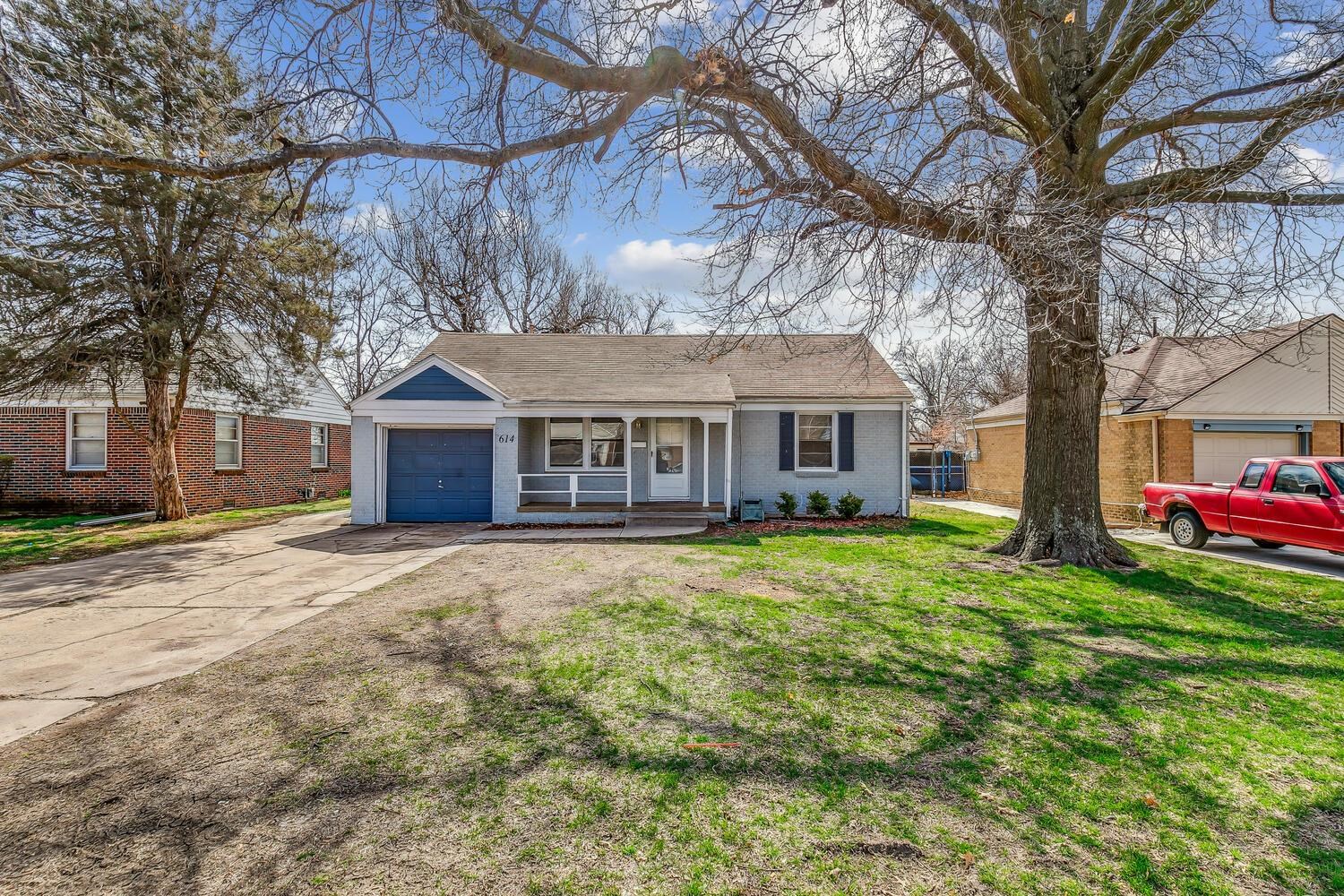 Photo of 614 S Mission Rd in Wichita, KS