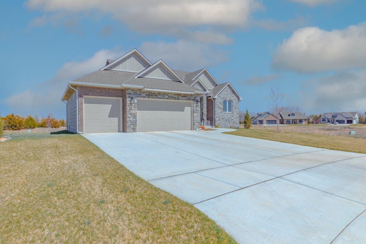 Photo of 14006 E Willowgreen Ct in Wichita, KS