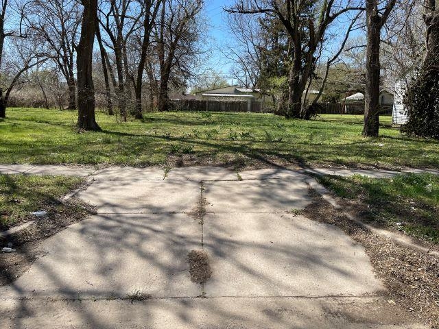 Photo of 1431 N Madison Ave in Wichita, KS