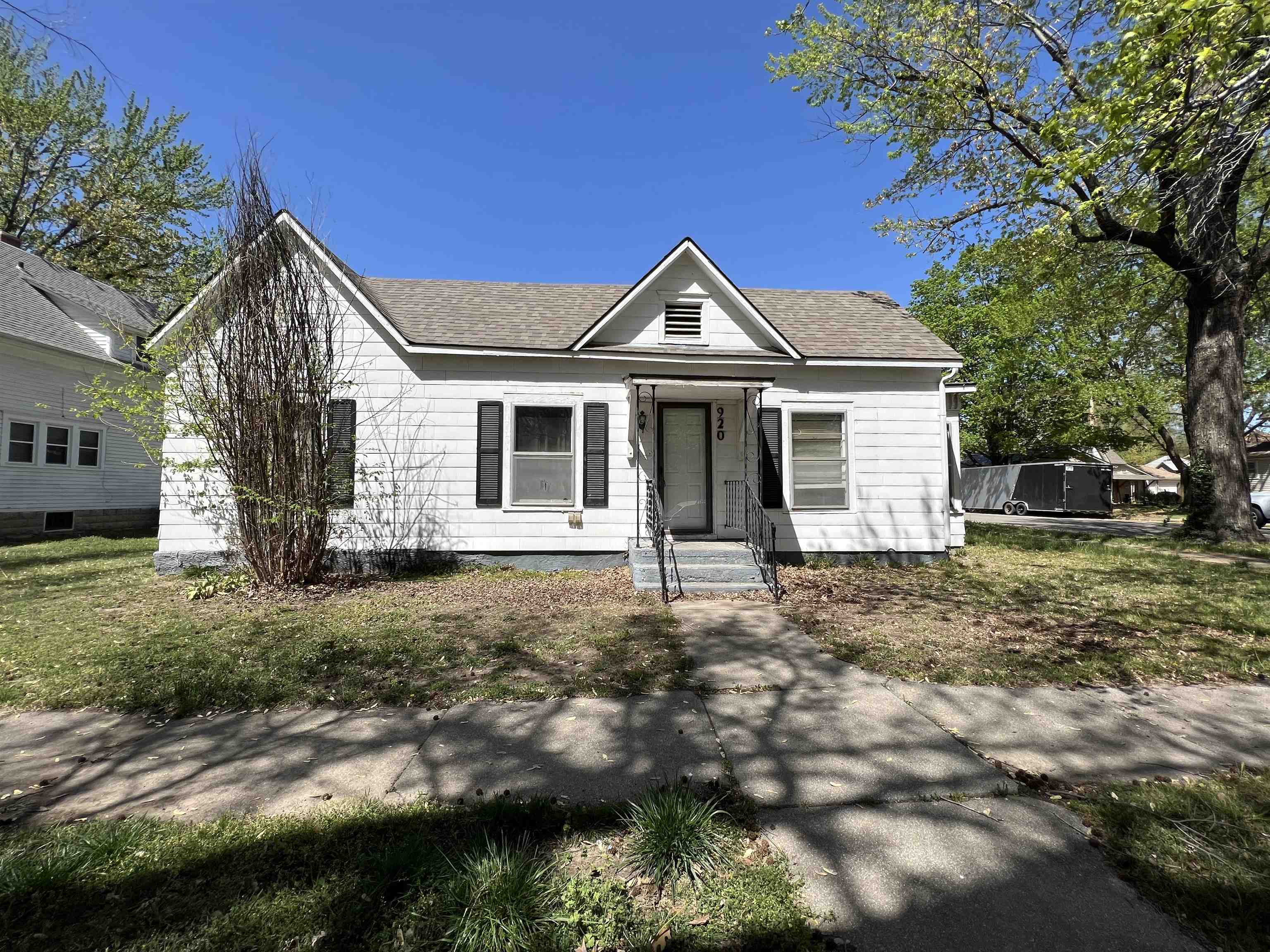 Photo of 920 E 8th Ave 711 Davis in Winfield, KS