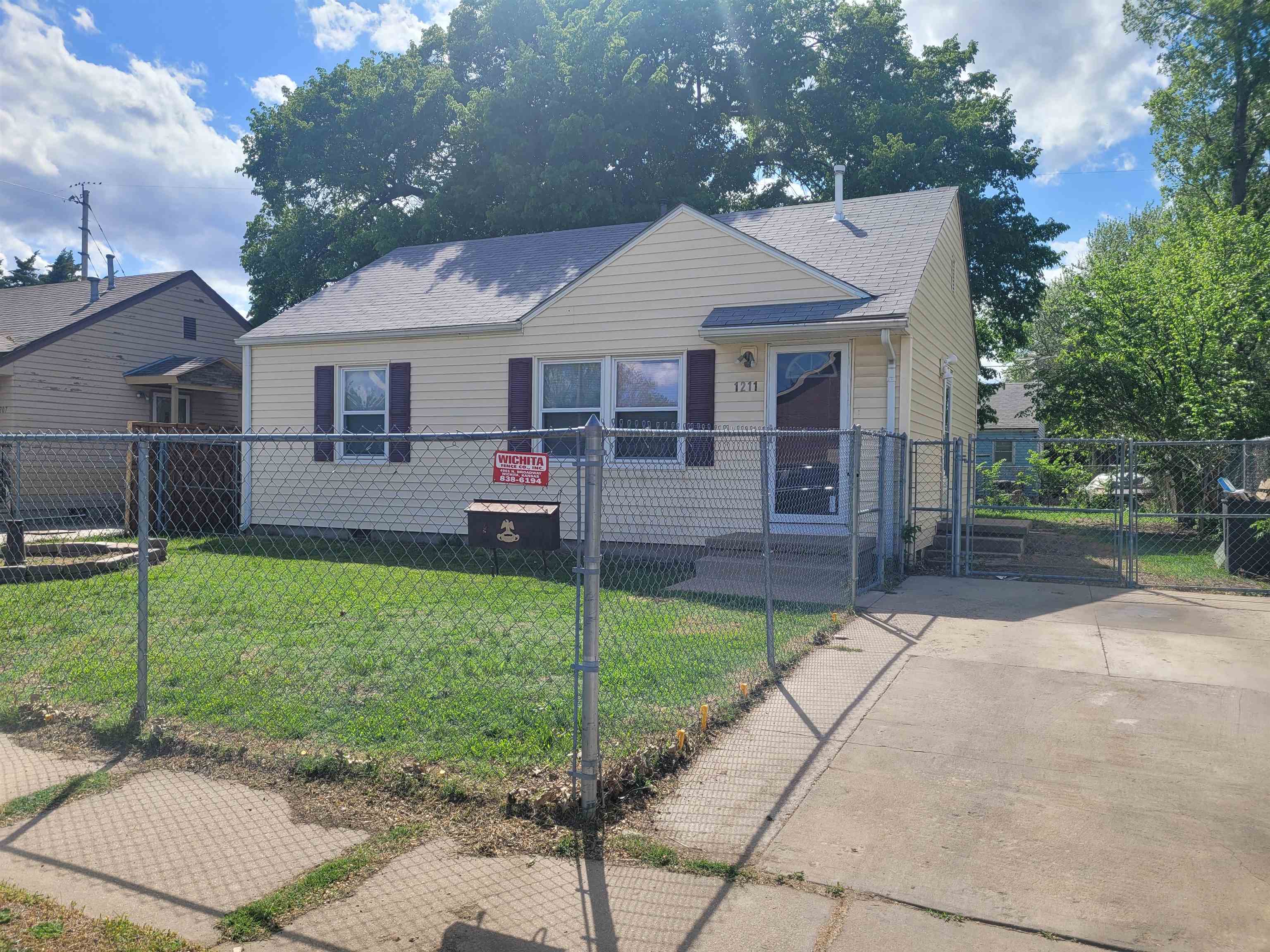 Photo of 1211 N Hydraulic St in Wichita, KS