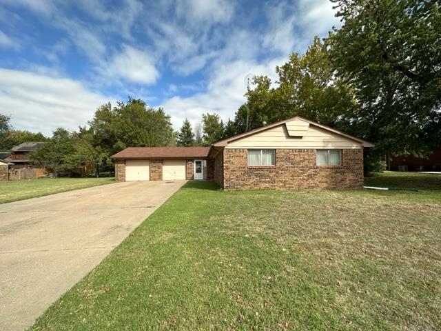 Photo of 330 E Wood Ave in Clearwater, KS