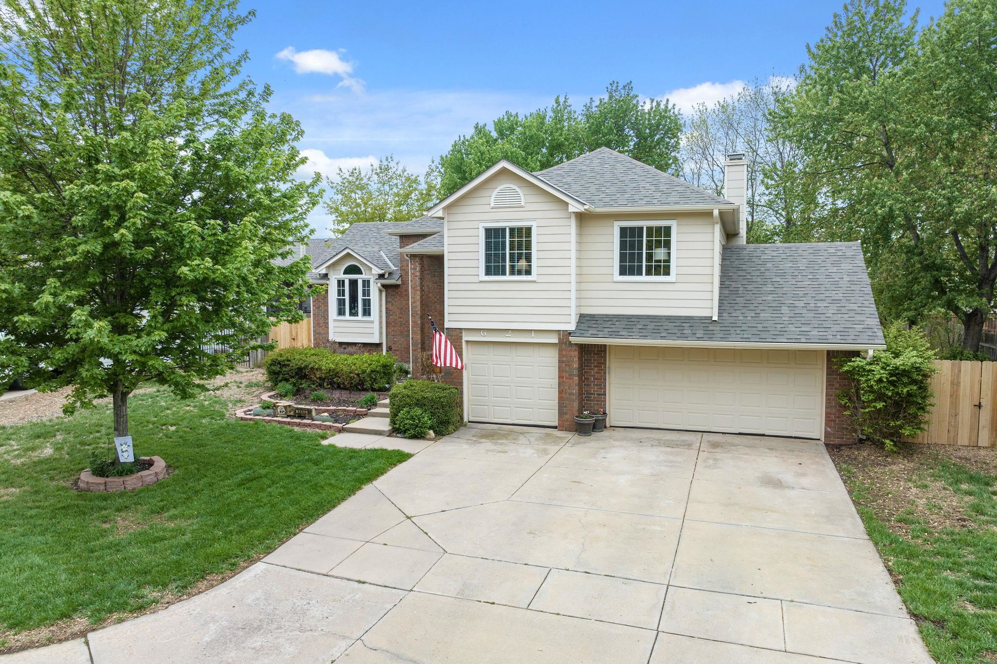 Photo of 621 N Bay Country St in Wichita, KS
