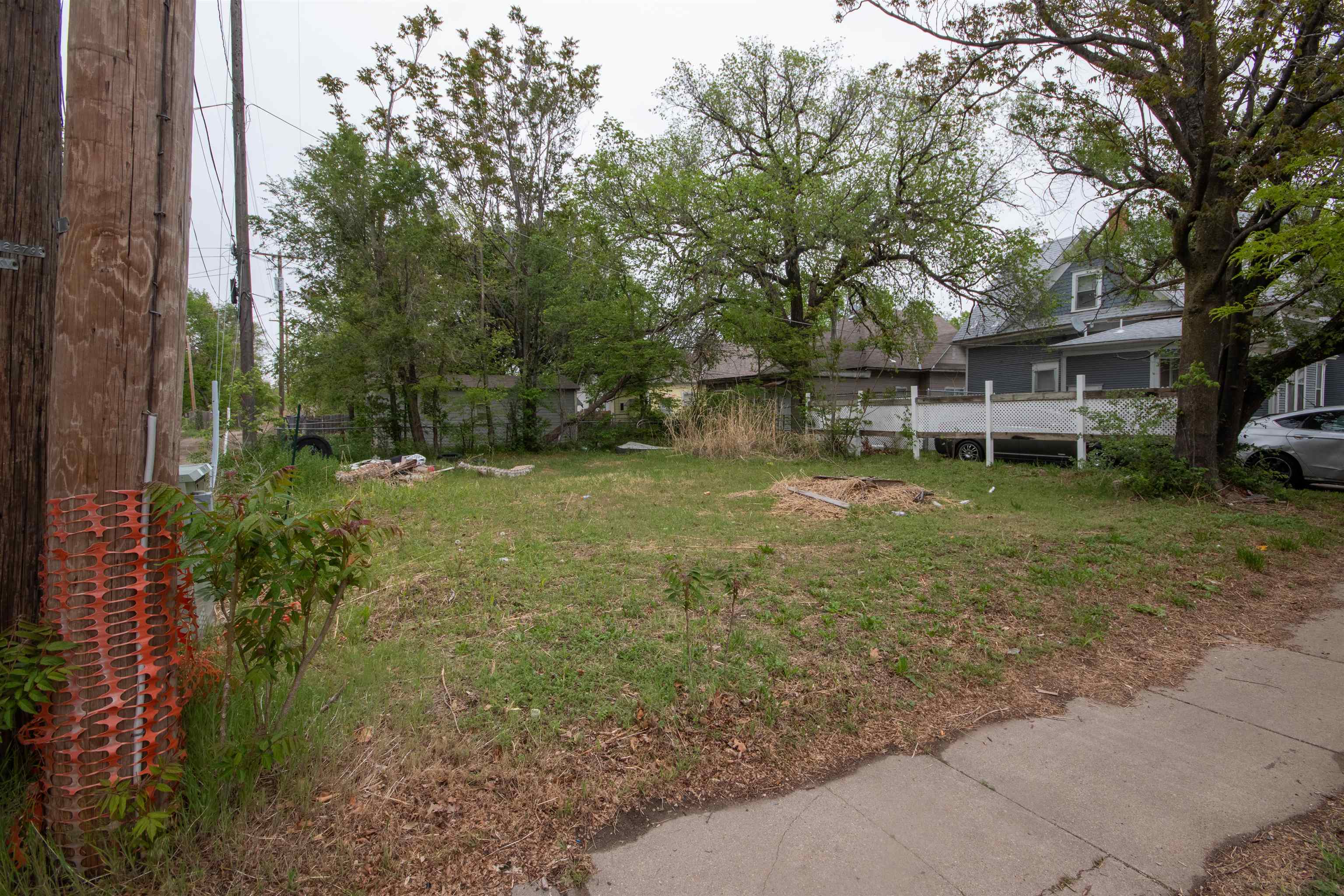 Photo of 422 E Lincoln St in Wichita, KS
