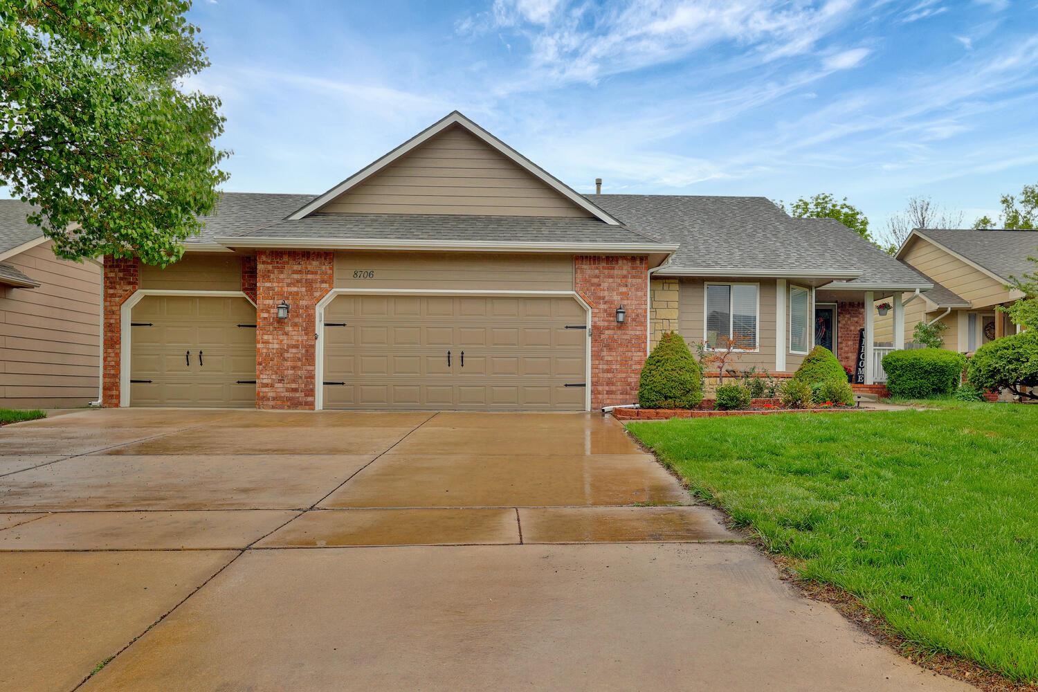 8706 W Oak Ridge Cir