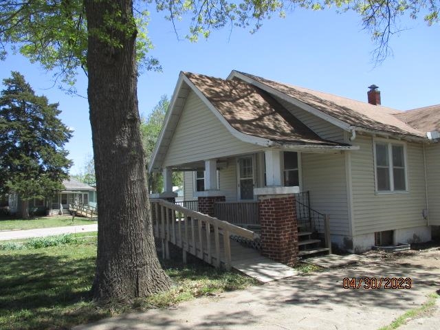 Photo of 521 E River St in Eureka, KS