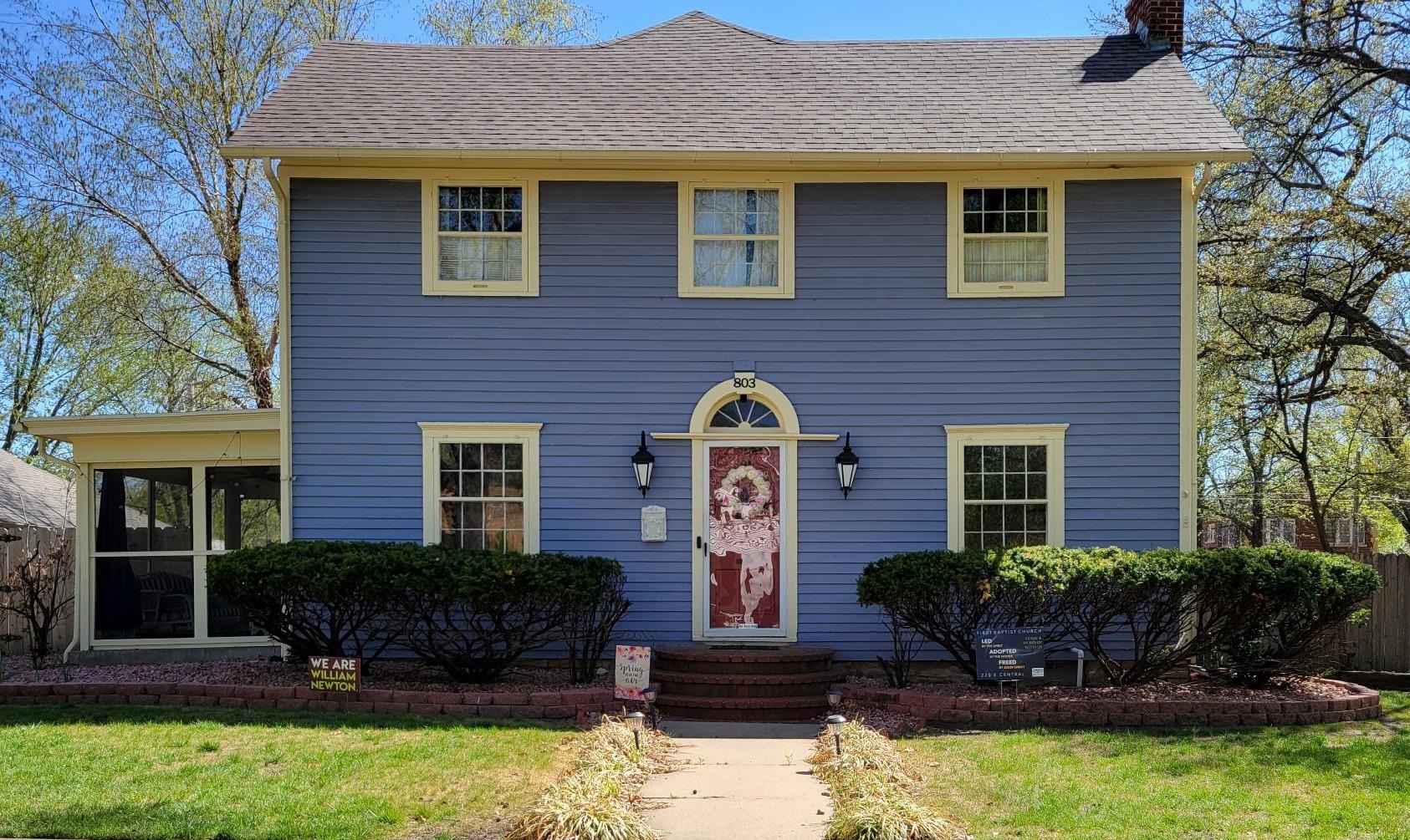 Photo of 803 E 10th Ave in Winfield, KS