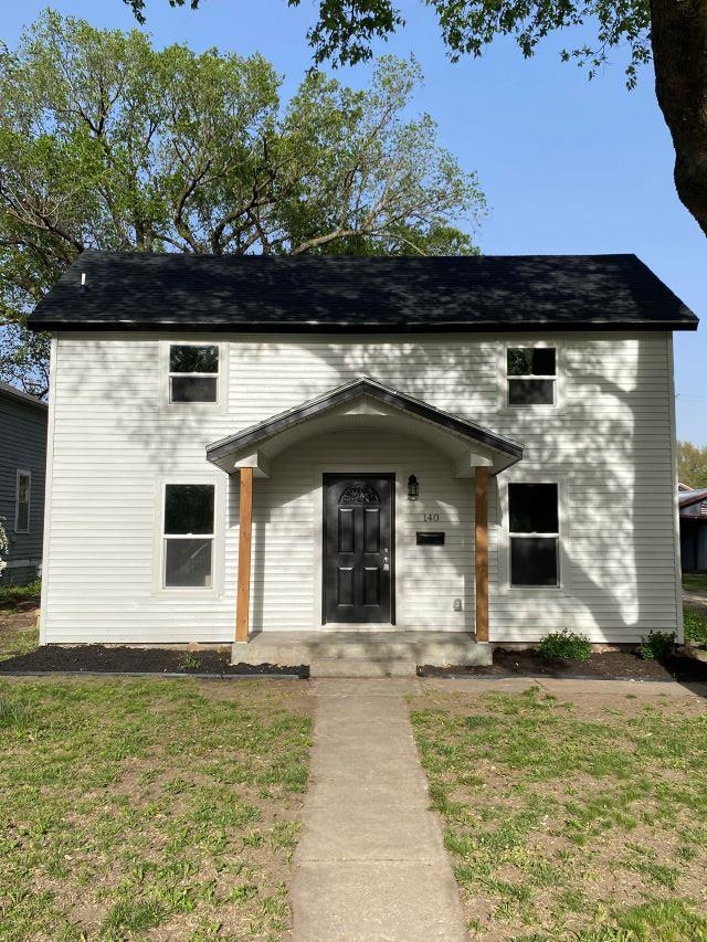 Photo of 140 N Cedar St in Marion, KS