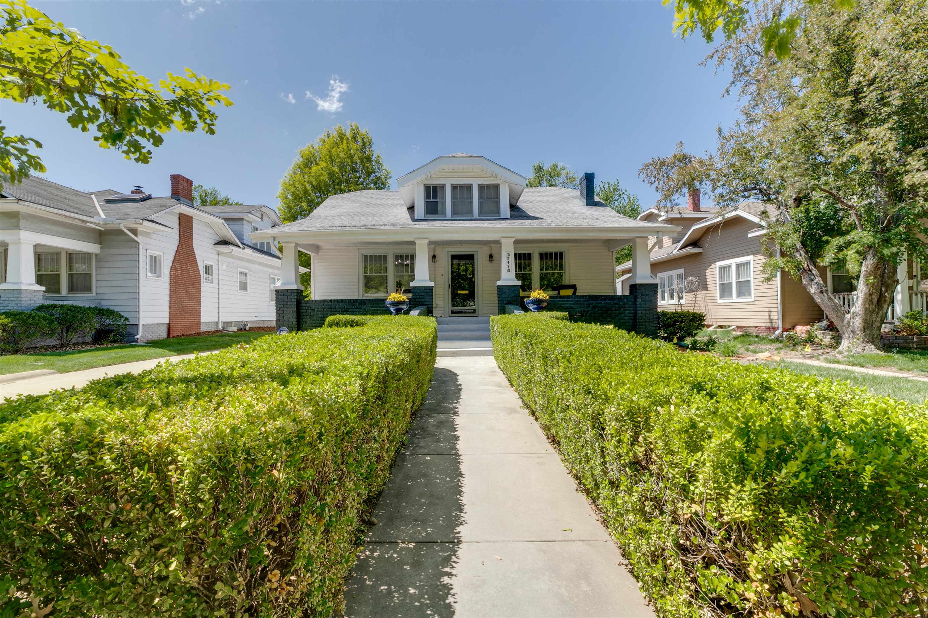 Photo of 347 N Broadview Ave in Wichita, KS