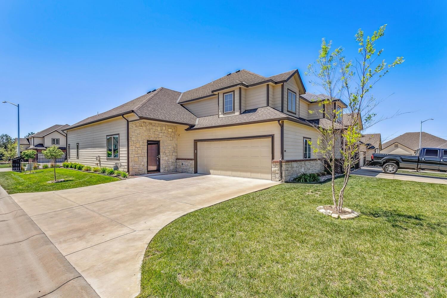 Photo of 818 Mccloud Cir Unit 301 in Andover, KS