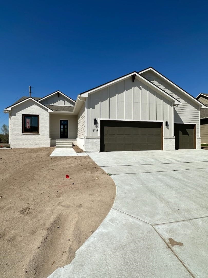 Photo of 3114 E Sunflower Dr in Derby, KS