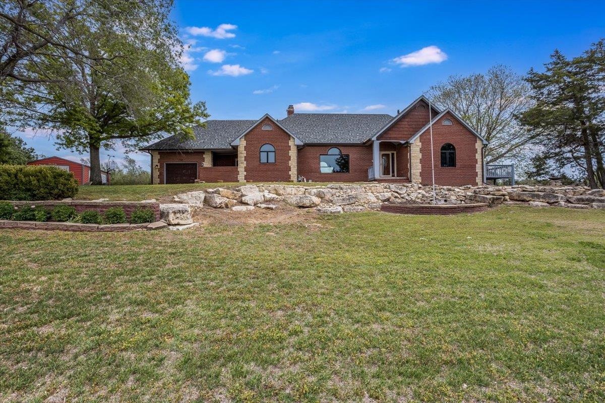 Photo of 700 Hillside Dr in Douglass, KS