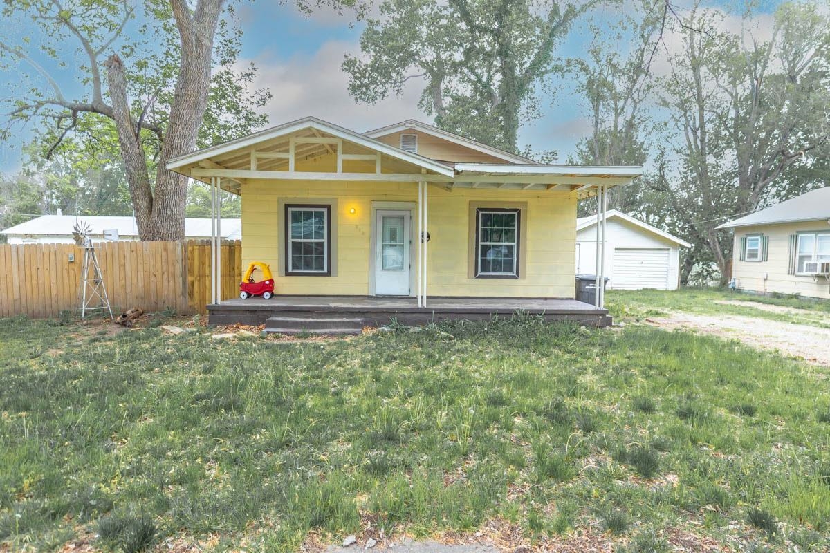 Photo of 915 S 3rd St in Arkansas City, KS