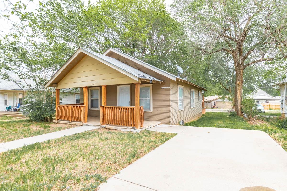 Photo of 1332 N Summit St in Arkansas City, KS