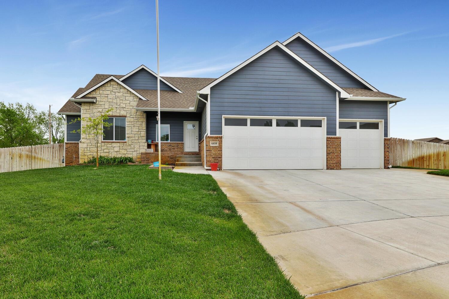 Photo of 6410 S Jade Ct in Derby, KS