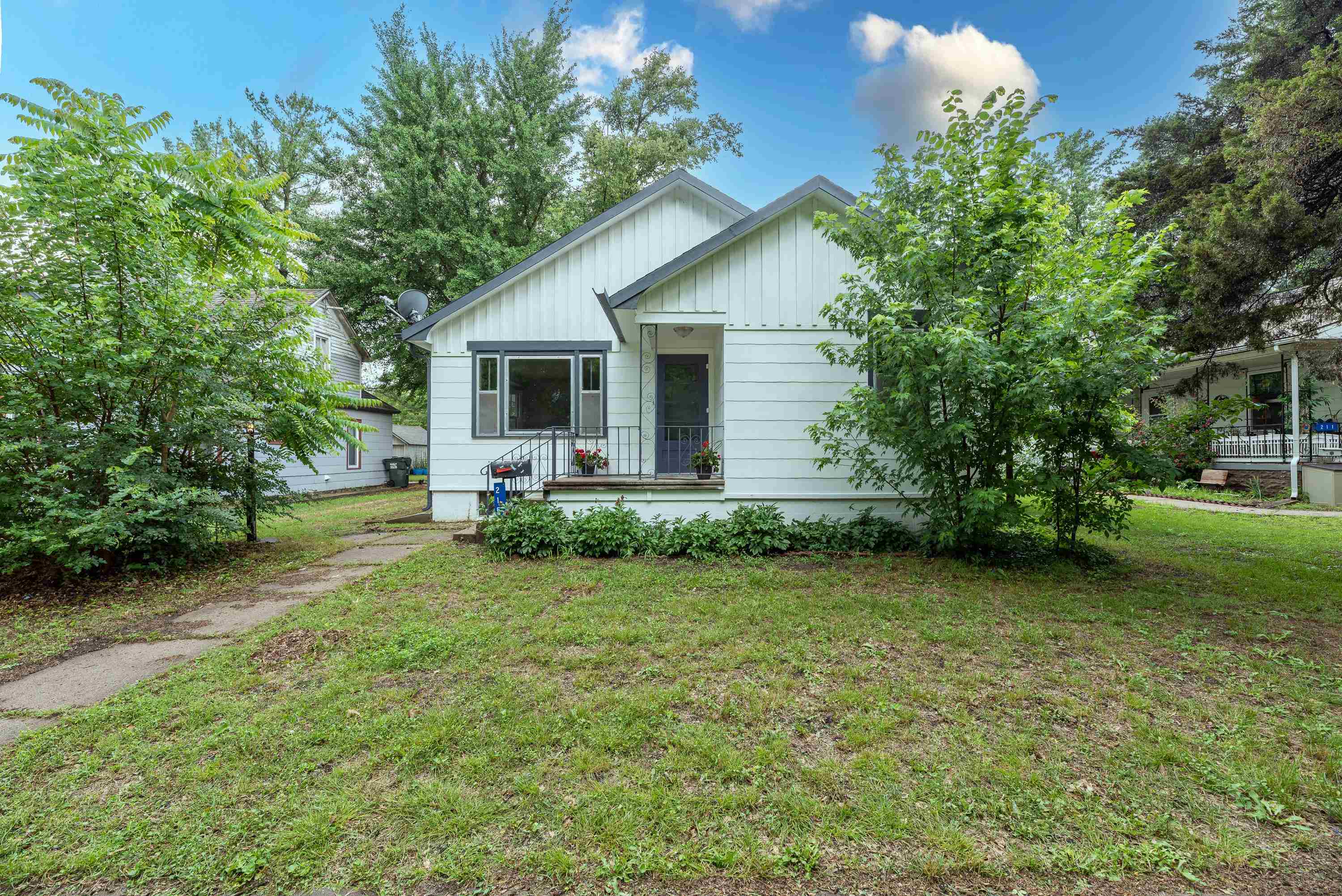 Photo of 215 Poplar in Halstead, KS