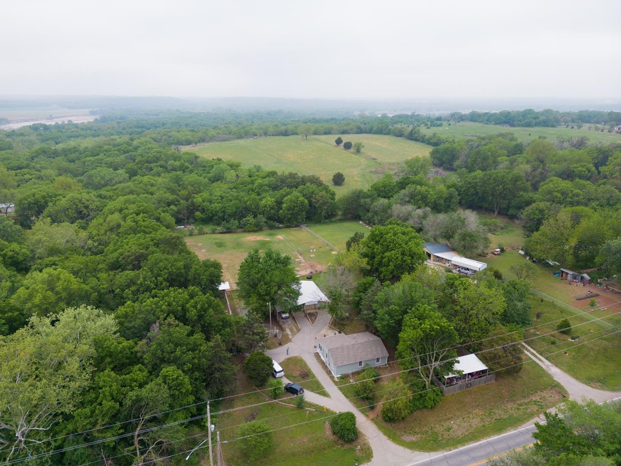 Photo of 2419 E Madison Ave in Arkansas City, KS