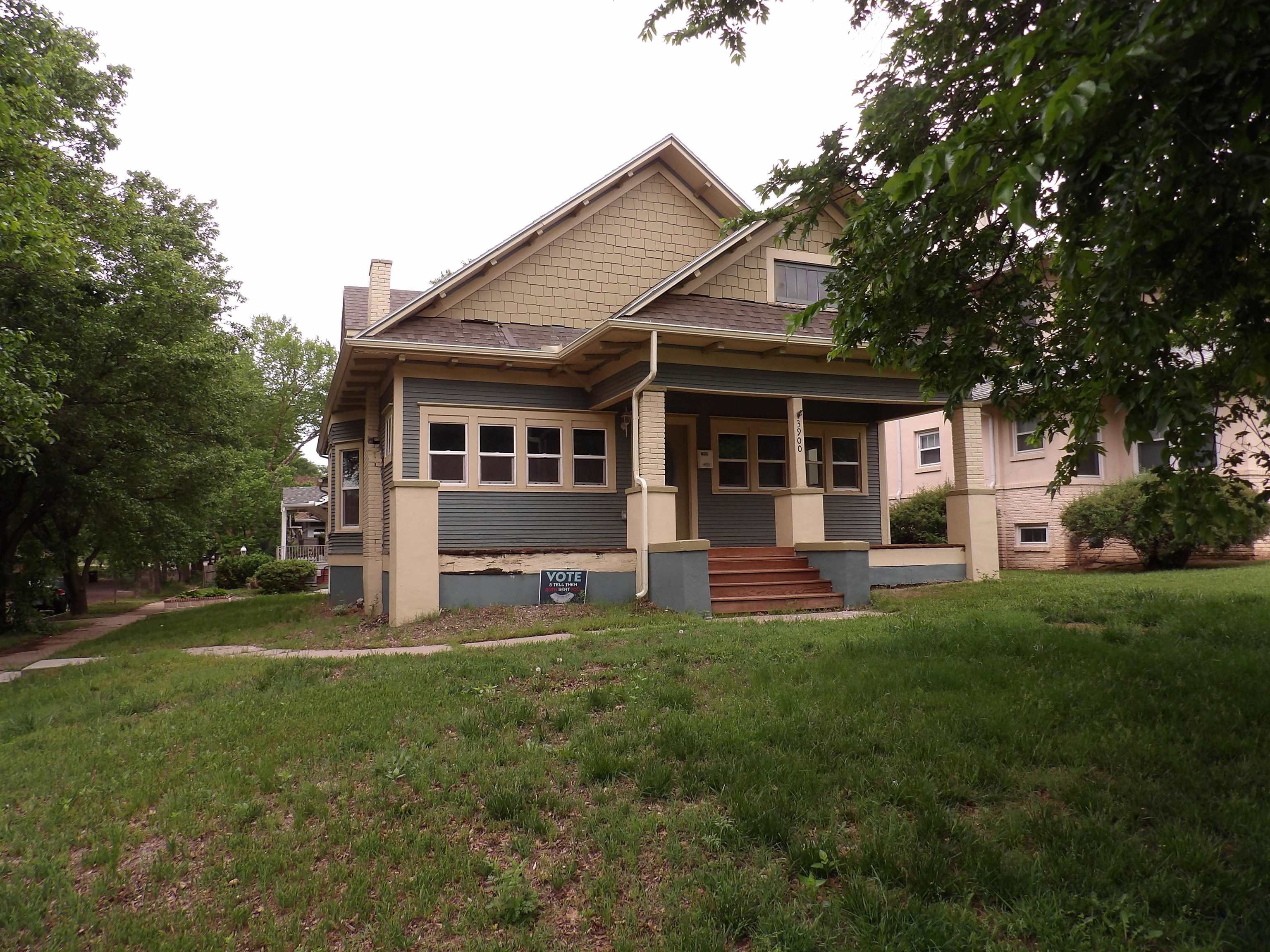Photo of 3900 E Douglas Ave in Wichita, KS