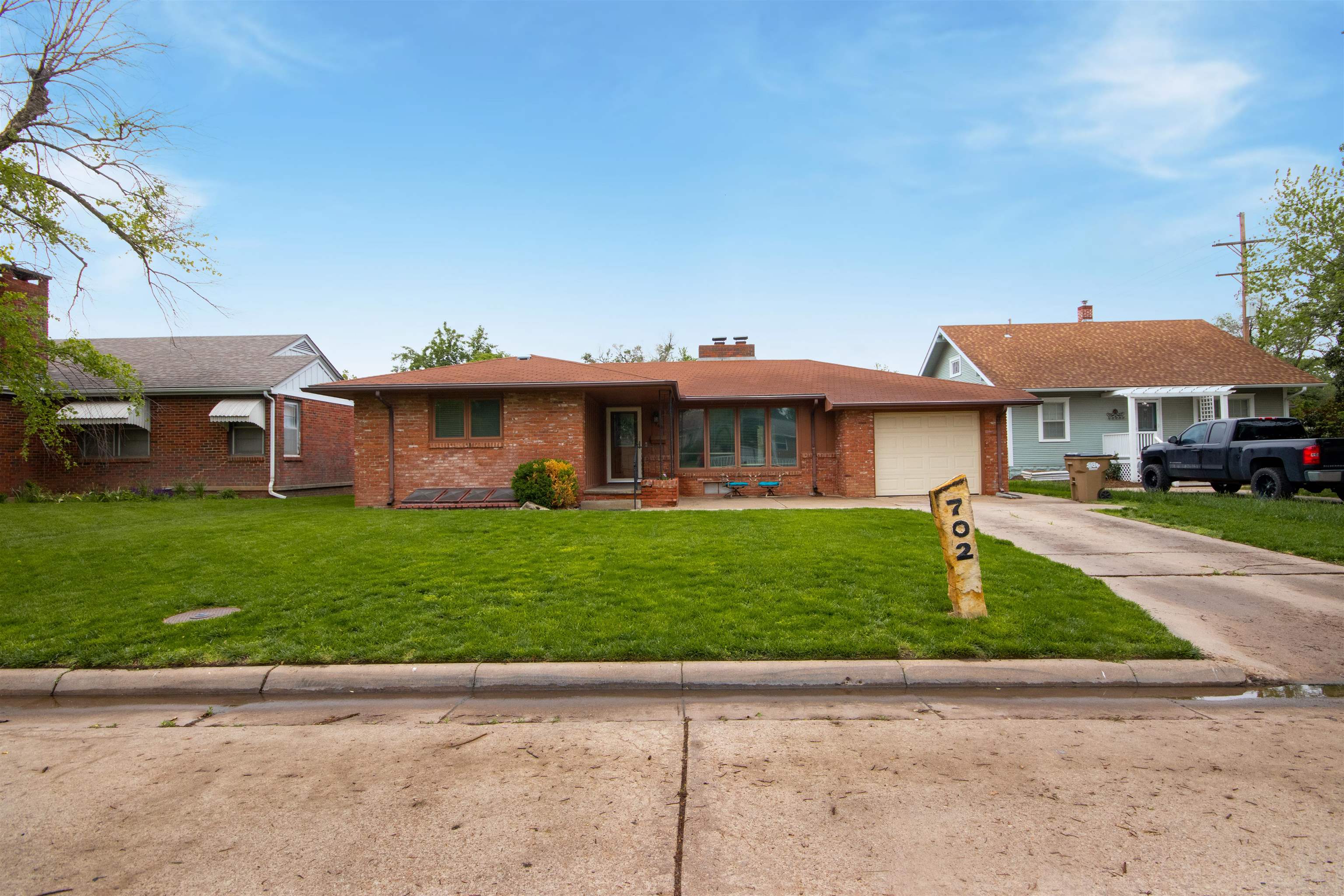 Photo of 702 W 21st Ave in Hutchinson, KS