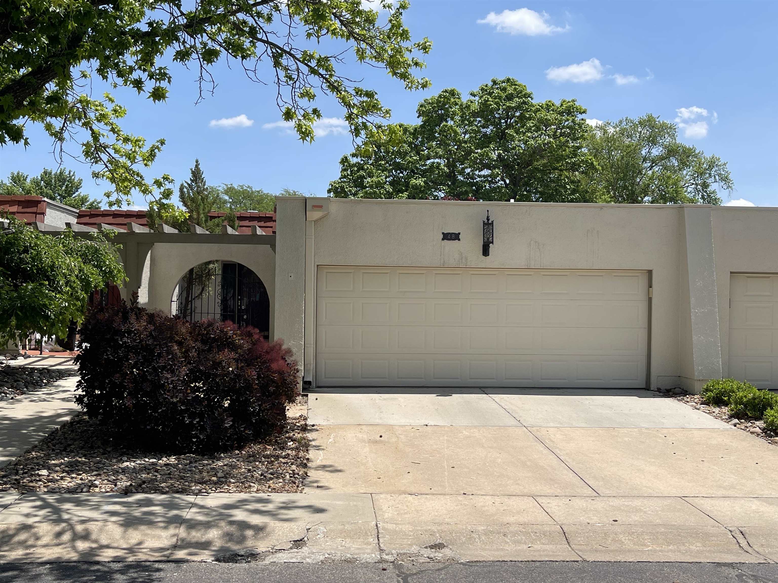 Photo of 48 E Via Roma St in Wichita, KS