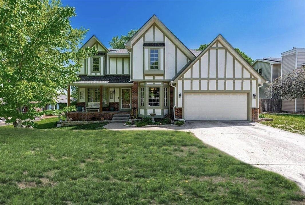 Photo of 1536 S Creekside in Wichita, KS