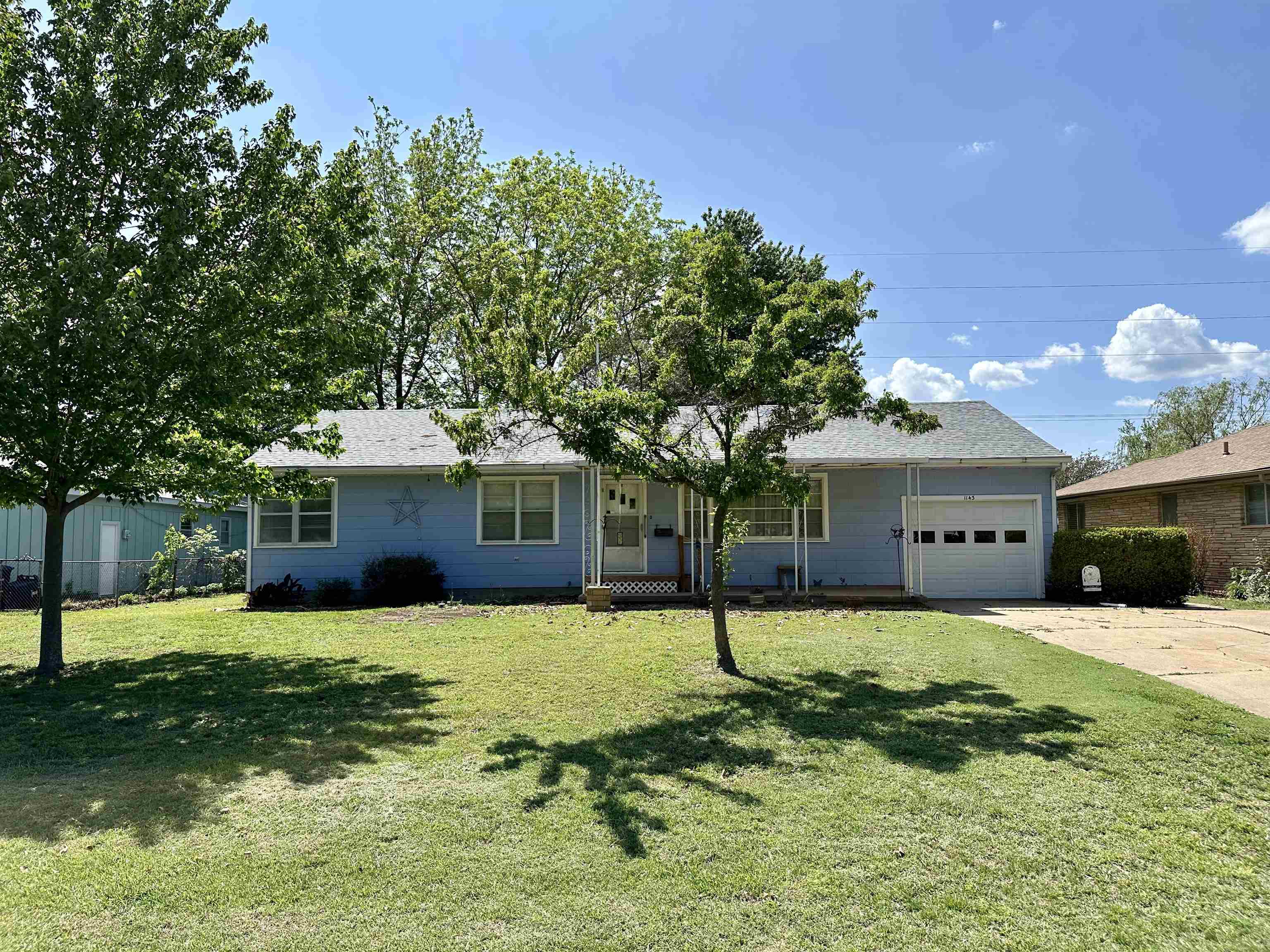 Photo of 1143 S Arthur St in El Dorado, KS