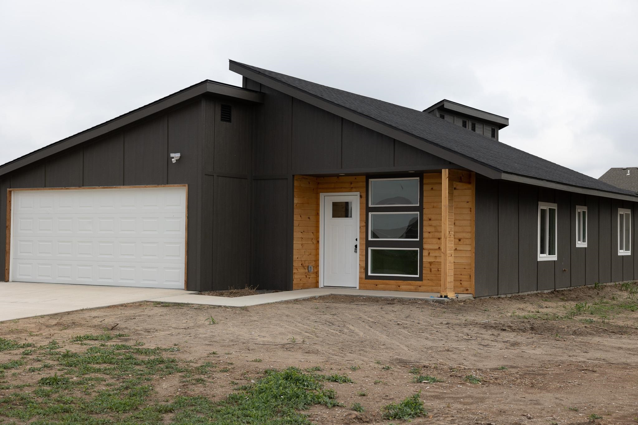 Photo of 200 Matson St in Newton, KS
