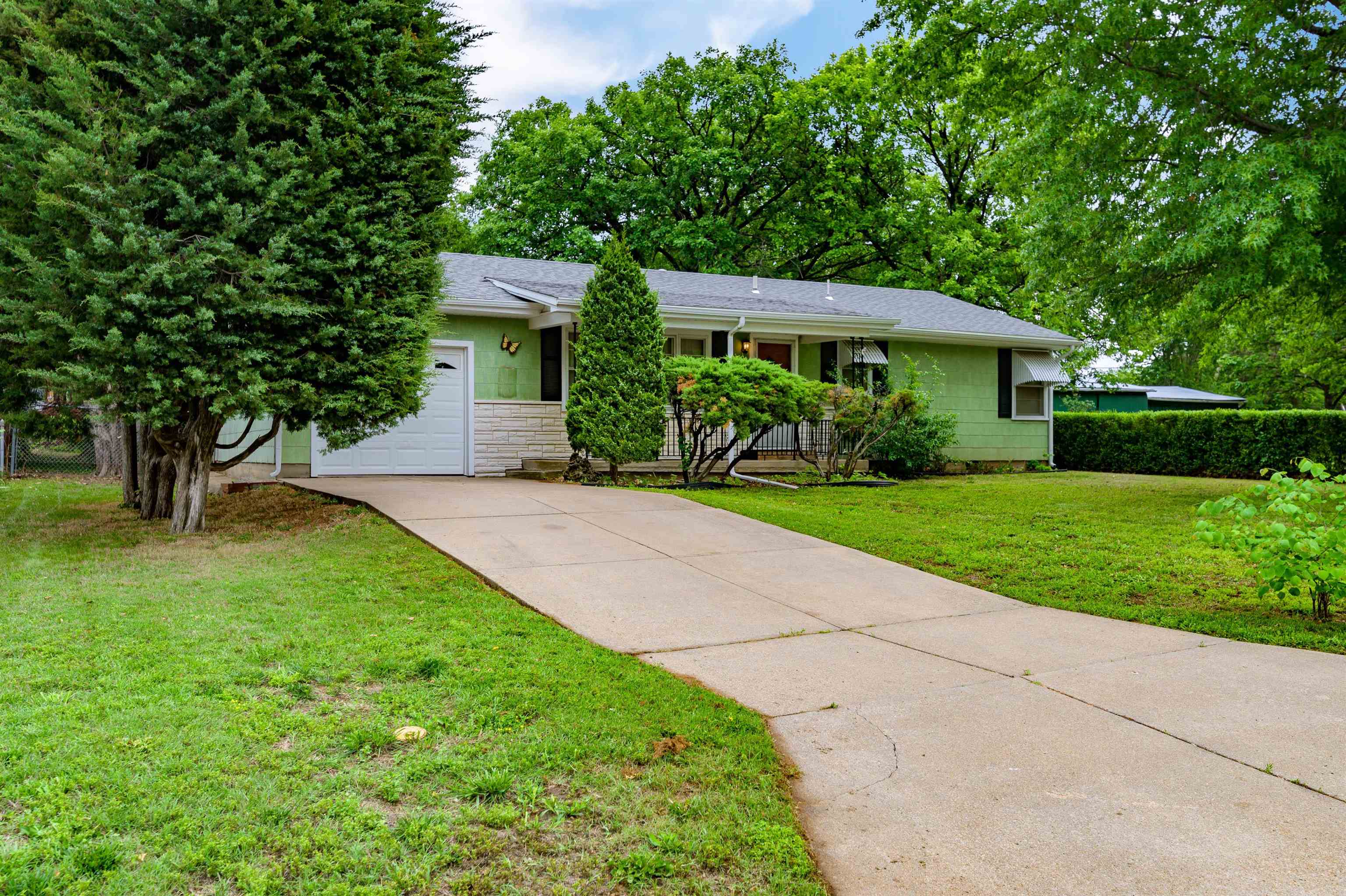 Photo of 1220 Ellet St in El Dorado, KS