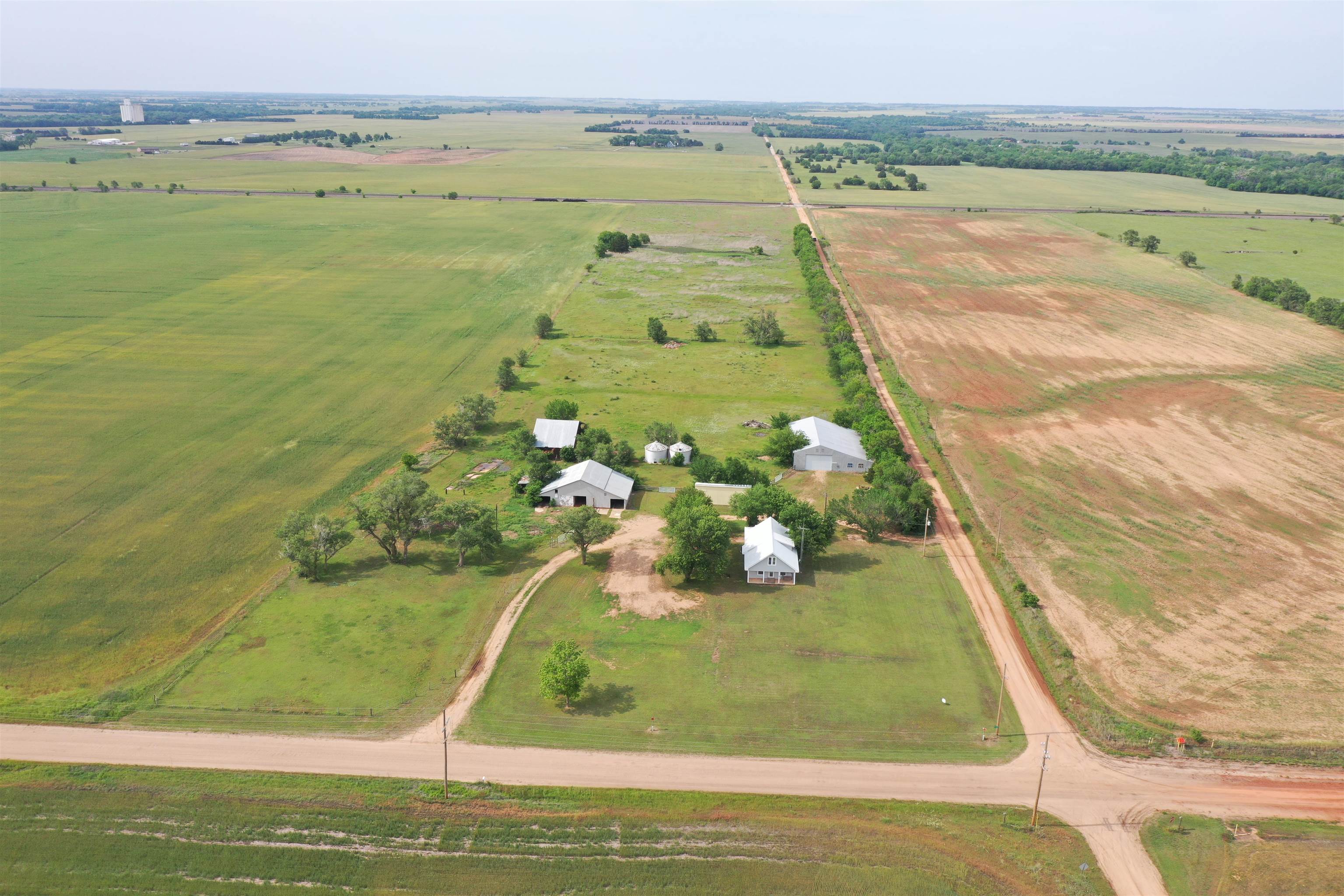 Photo of 1608 W 20th St S in Argonia, KS