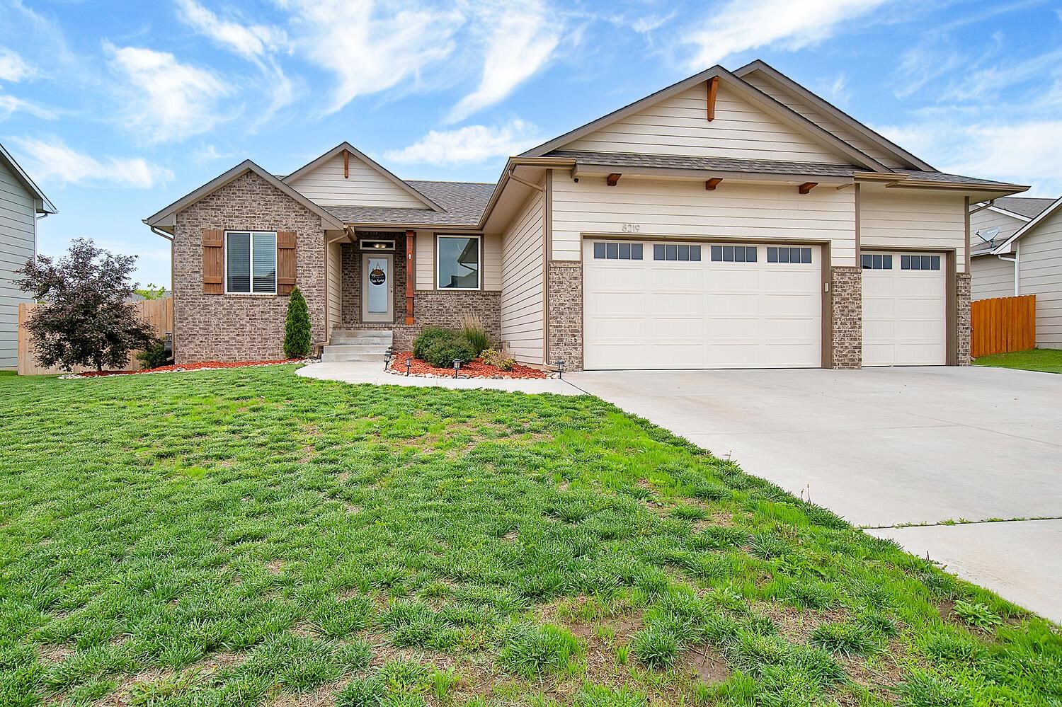 Photo of 8219 E 33rd St S in Wichita, KS