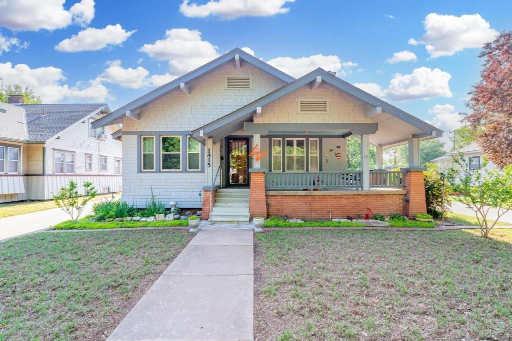 Photo of 1415 Central St in Harper, KS