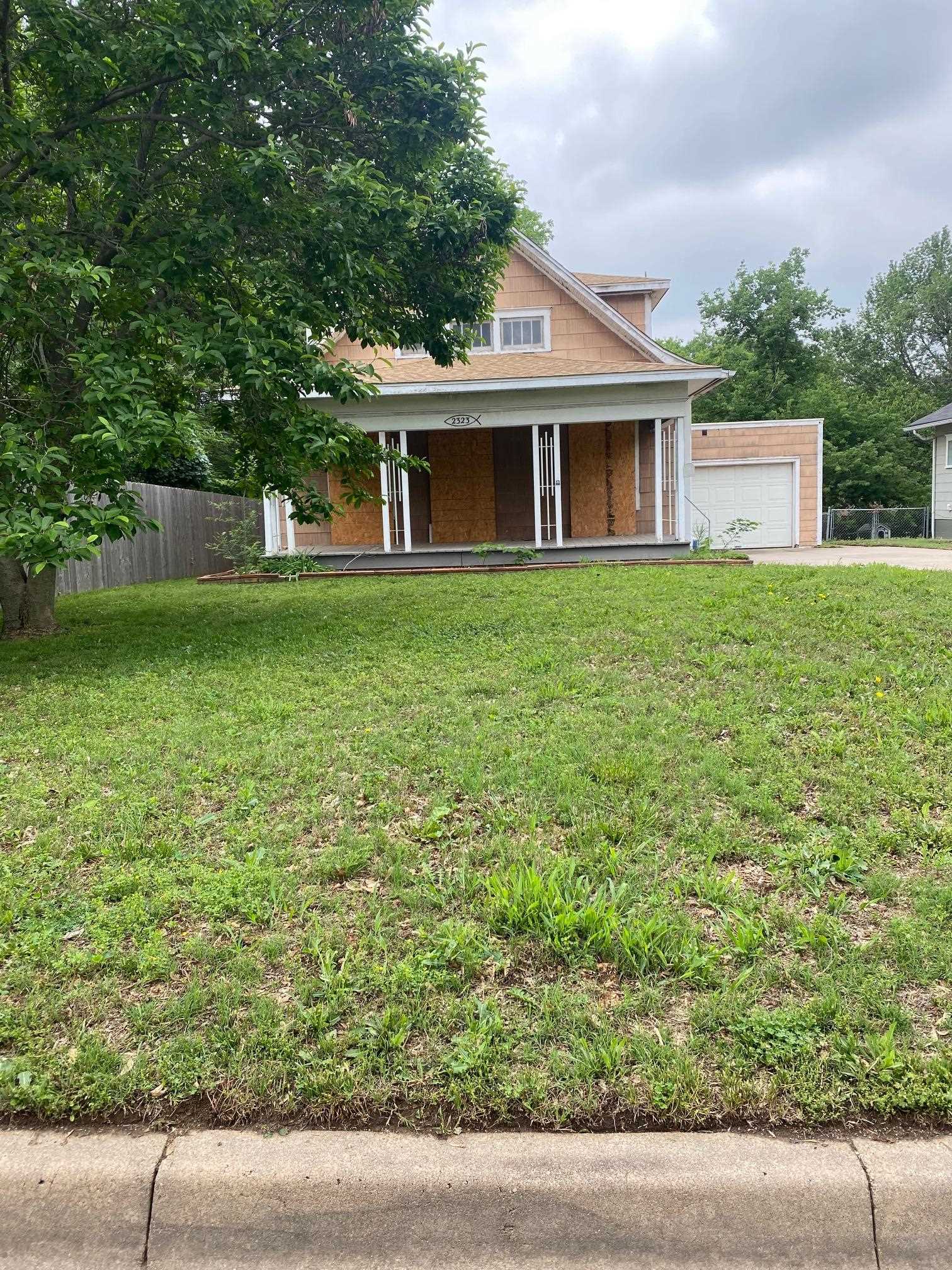 Photo of 2323 S Crestway in Wichita, KS