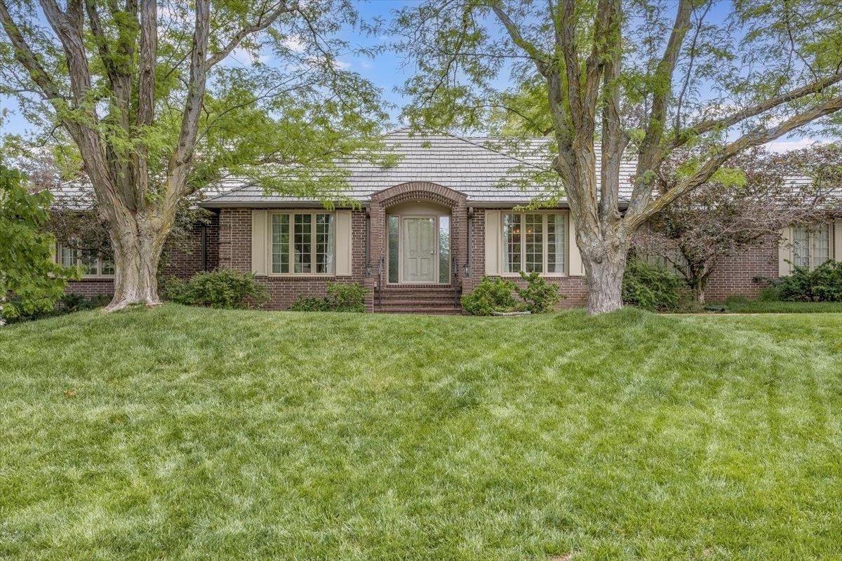 Photo of 720 N Preston Trl in Wichita, KS