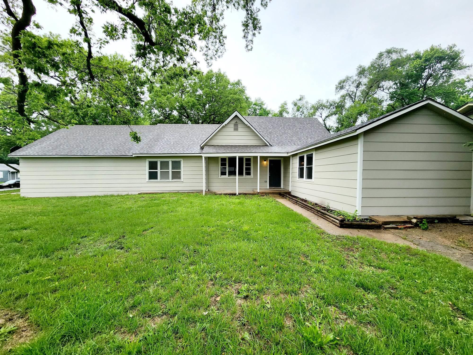 Photo of 702 W 11th in Newton, KS