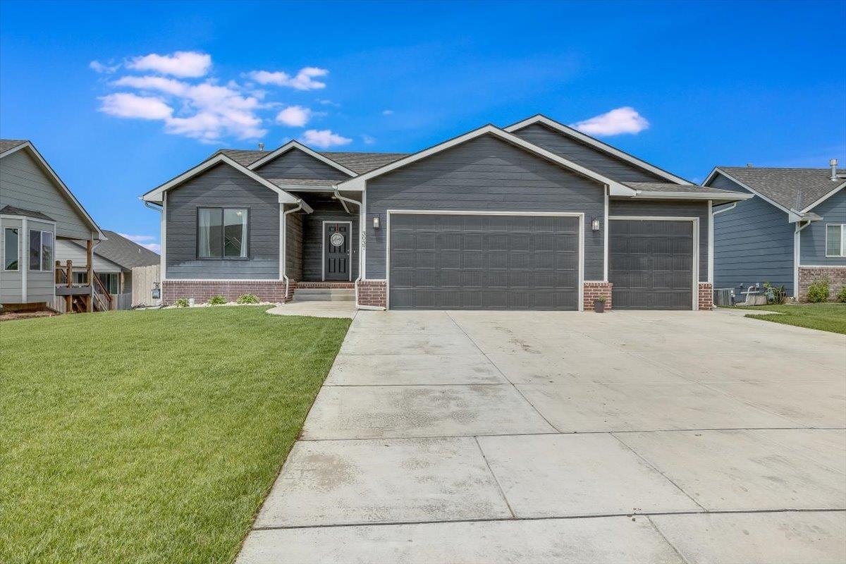 Photo of 3037 N Merlins Glen St in Mulvane, KS