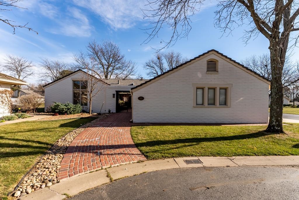 Photo of 1440 N Gatewood St Apt 4 in Wichita, KS
