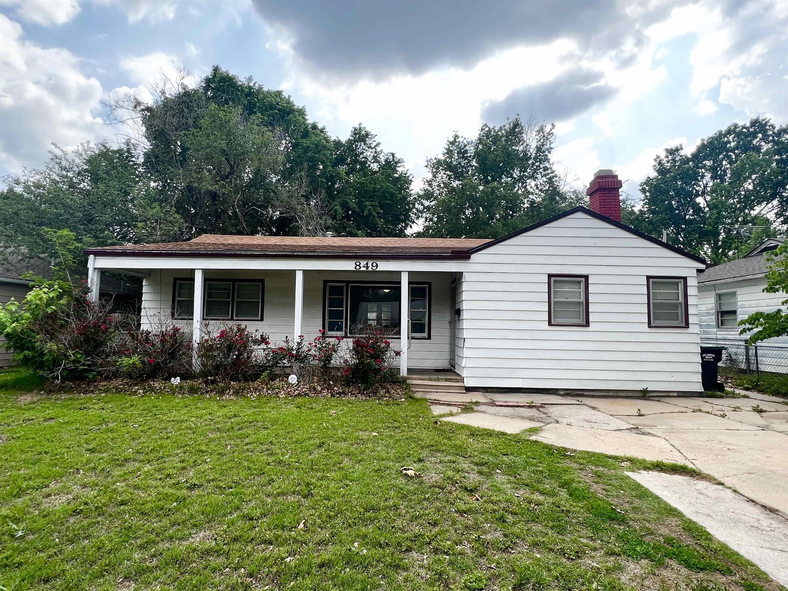 Photo of 849 Lexington Rd in Wichita, KS